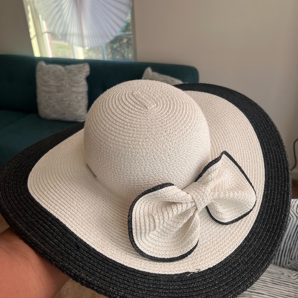 Ellen Tracy Accessories - Ellen Tracy Woven Bow Hat